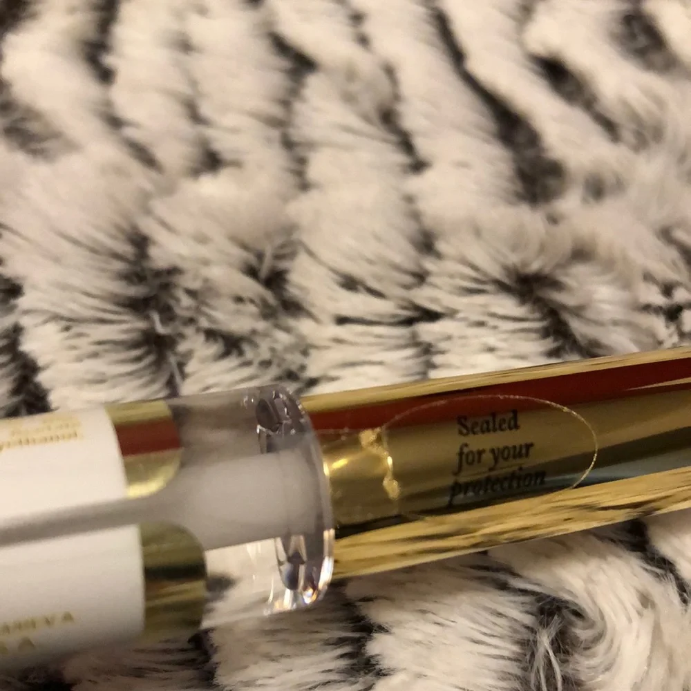 Lipsense Ooops Remover - Picture 3 of 5